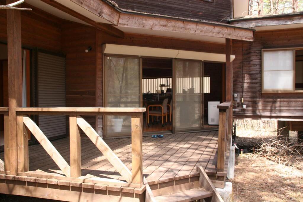 北軽井沢の貸別荘一棟貸し切り-庭とウッドデッキつき Azumaiokozan Exterior photo