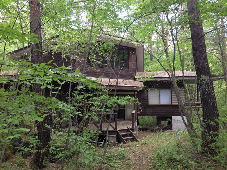 北軽井沢の貸別荘一棟貸し切り-庭とウッドデッキつき Azumaiokozan Exterior photo