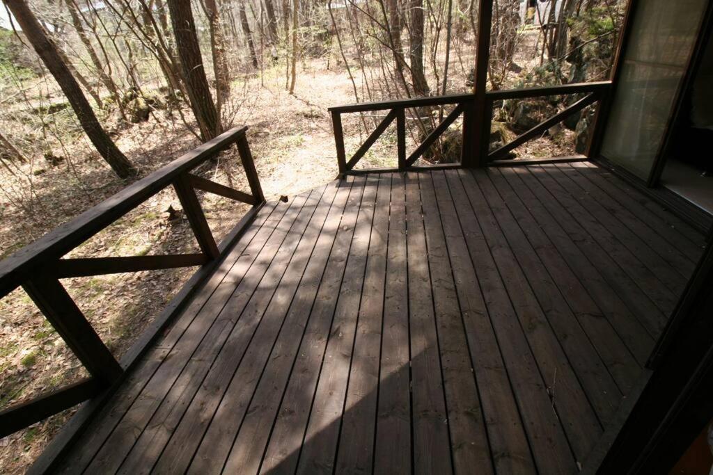 北軽井沢の貸別荘一棟貸し切り-庭とウッドデッキつき Azumaiokozan Exterior photo